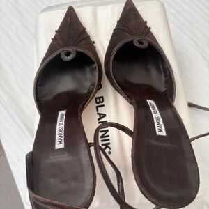 It color FOR FALL! Manolo Blahnik brown suede